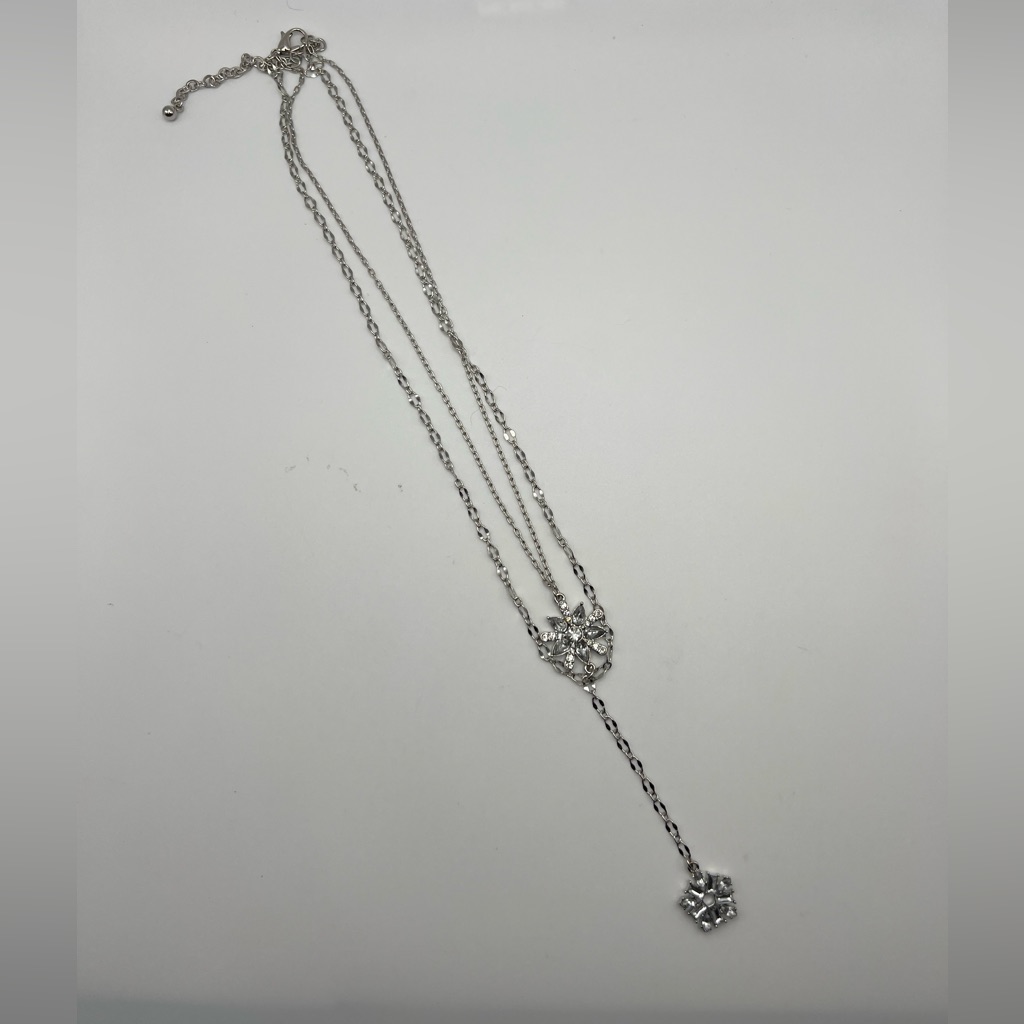 125 Silver Toned Double Strand Flower Necklace 16$
